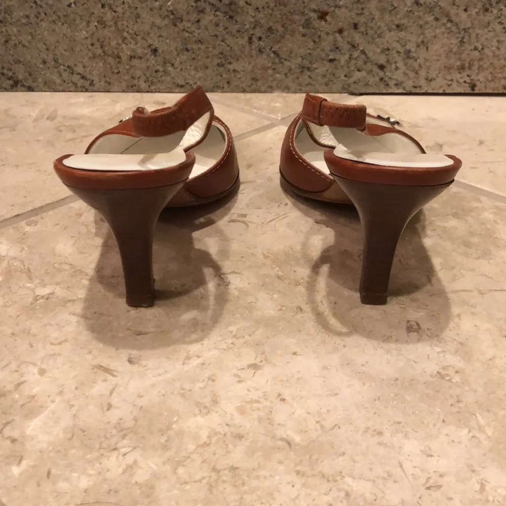 Vintage Salvatore Ferragamo Y2K leather slingback round toe contrast stitch heel